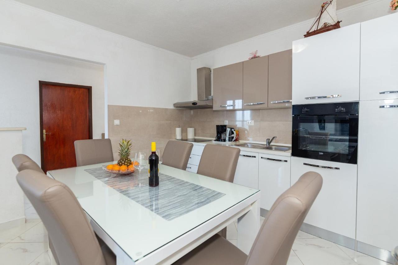 Navis Sea View Apartment With Pool Макарска Экстерьер фото