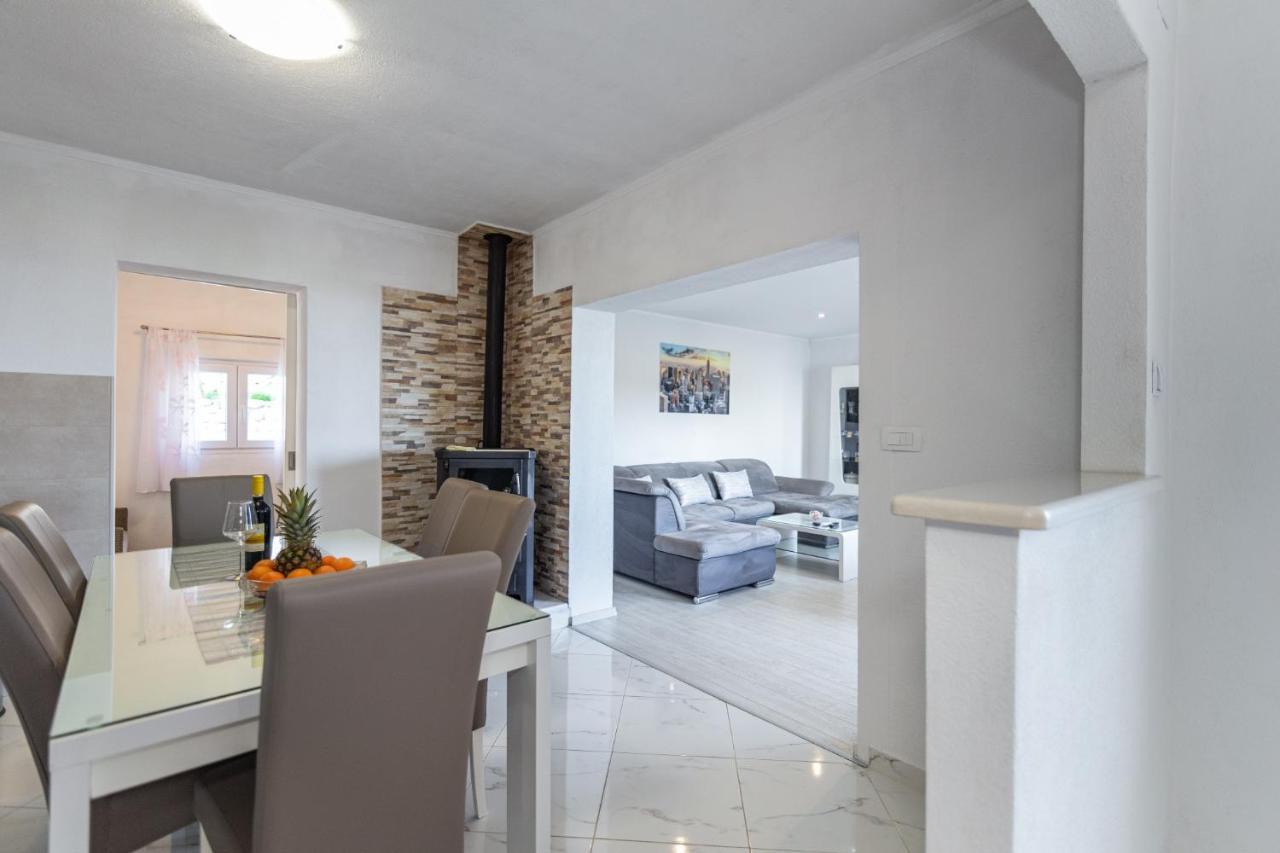 Navis Sea View Apartment With Pool Макарска Экстерьер фото