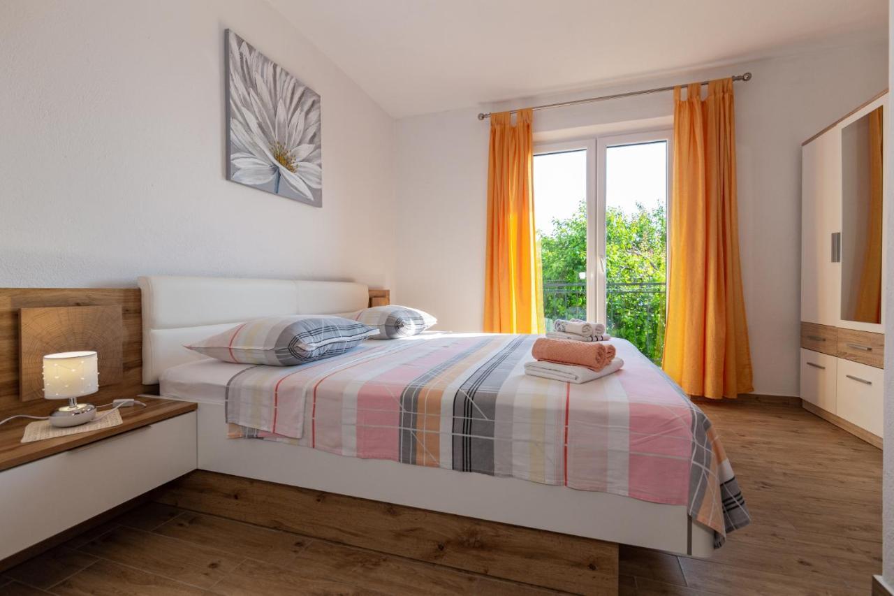 Navis Sea View Apartment With Pool Макарска Экстерьер фото