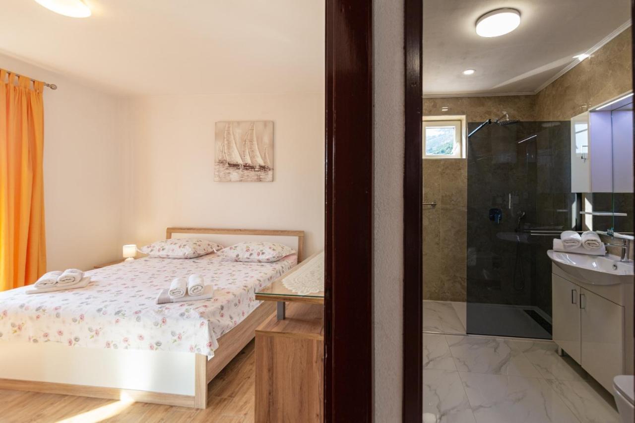 Navis Sea View Apartment With Pool Макарска Экстерьер фото