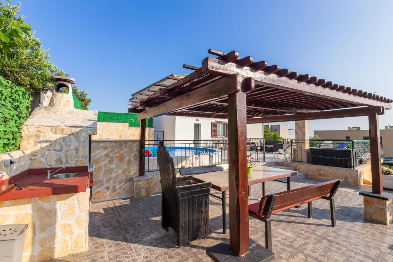 Navis Sea View Apartment With Pool Макарска Экстерьер фото
