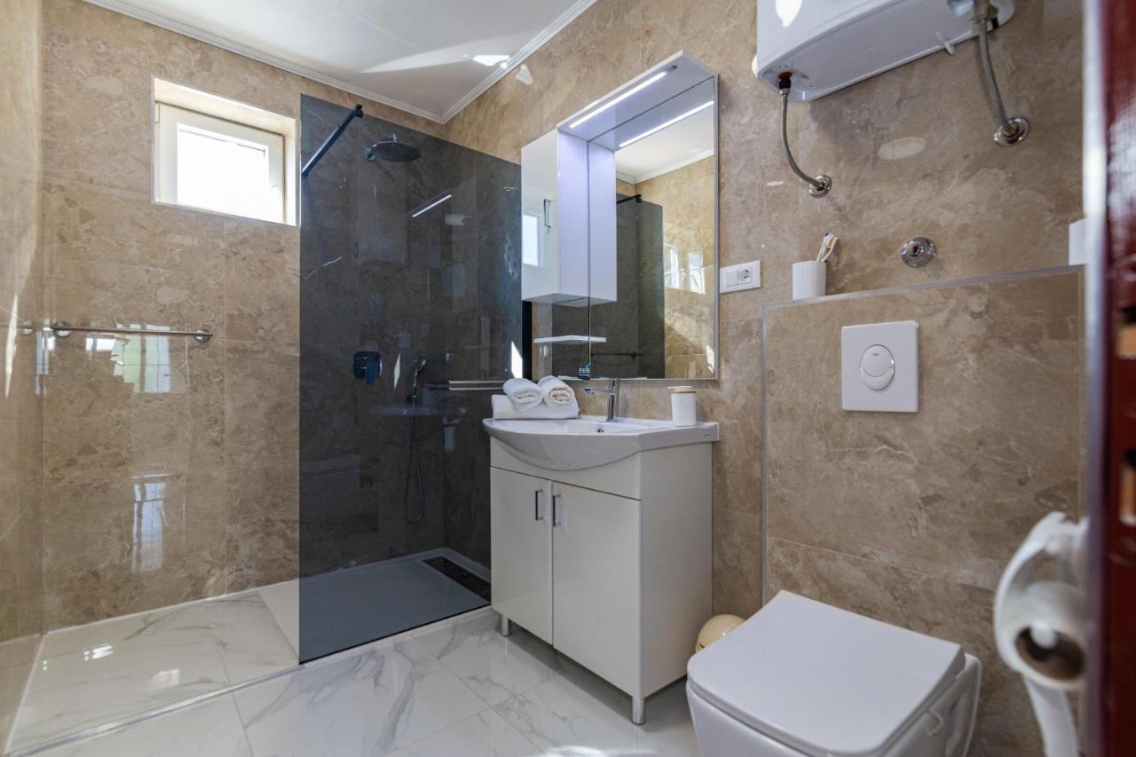 Navis Sea View Apartment With Pool Макарска Экстерьер фото